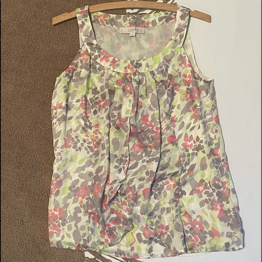 Ann Taylor LOFT sleeveless blouse flutter tank. XS